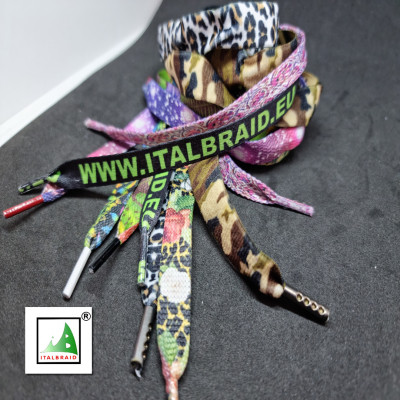 Printed polyester laces and ribbons
